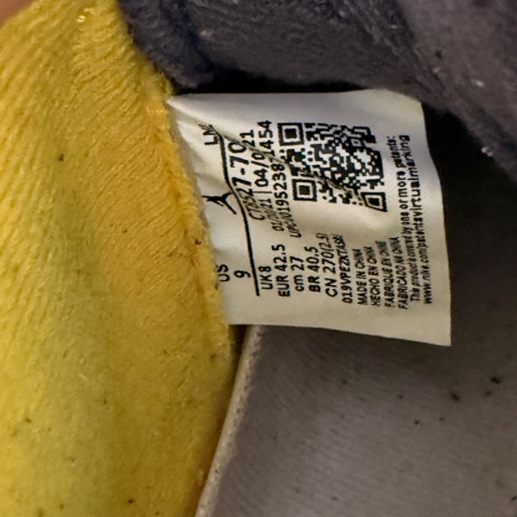 Air Jordan 4 Retro Men's Bright Yellow Sneakers - Picture 10 of 12